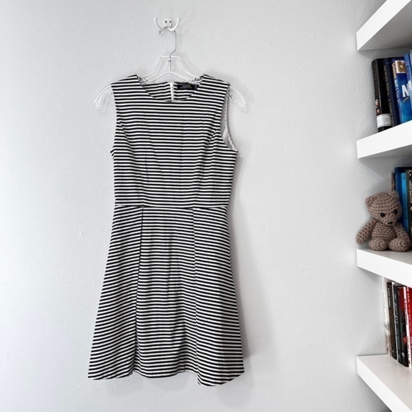 Kate Spade Saturday Let Loose Dress Fit Flare Black White Stripe Size 0 - Picture 2 of 12